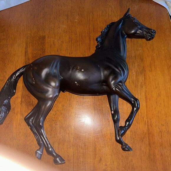 Breyer Reeves Zenyatta‎ Mold Dark Brown / Black Traditional Horse Figure Toy